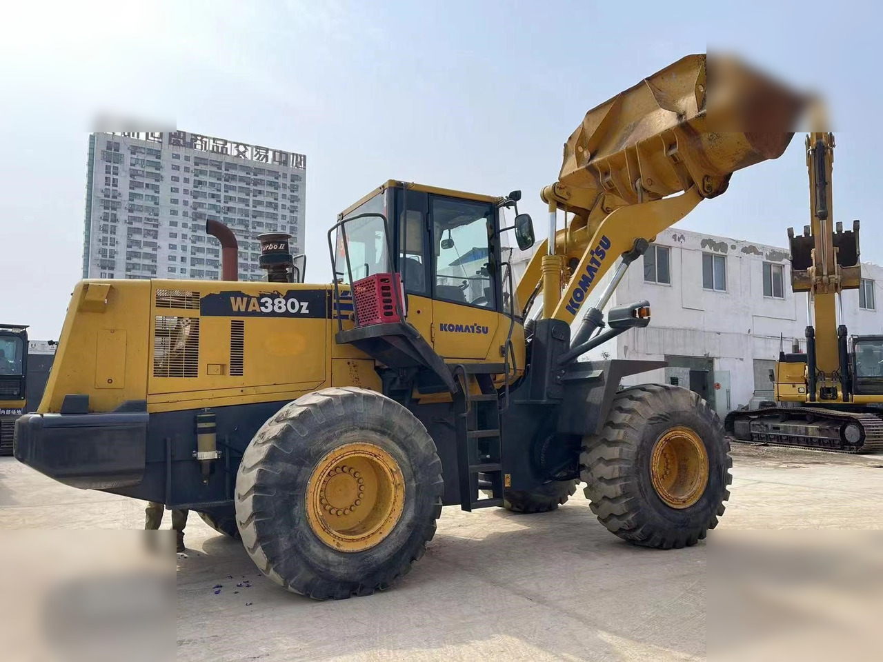 KOMATSU WA380Z-6 - 轮式装载机:图2 KOMATSU WA380Z-6 - 轮式装载机:图2