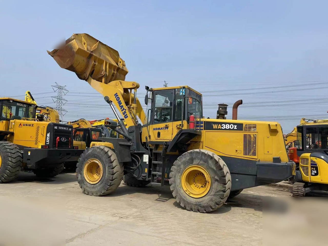 KOMATSU WA380Z-6 - 轮式装载机:图3 KOMATSU WA380Z-6 - 轮式装载机:图3