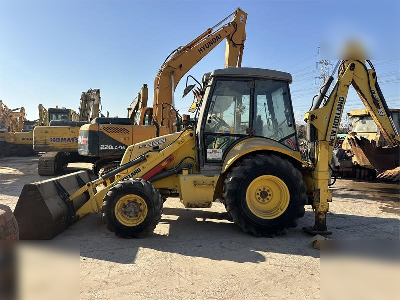 NEW HOLLAND LB95B-4PT - 反铲装载机:图2 NEW HOLLAND LB95B-4PT - 反铲装载机:图2