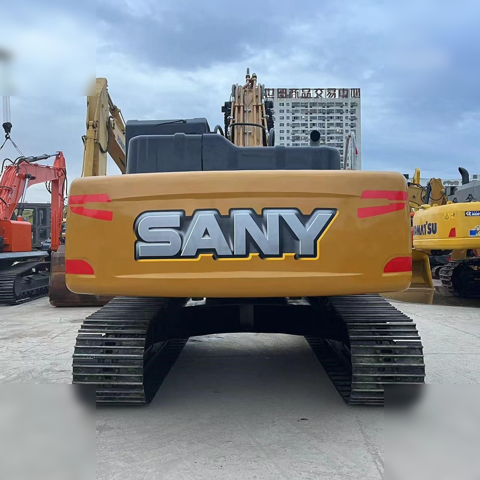 SANY SY215C - 履带式挖掘机:图3 SANY SY215C - 履带式挖掘机:图3