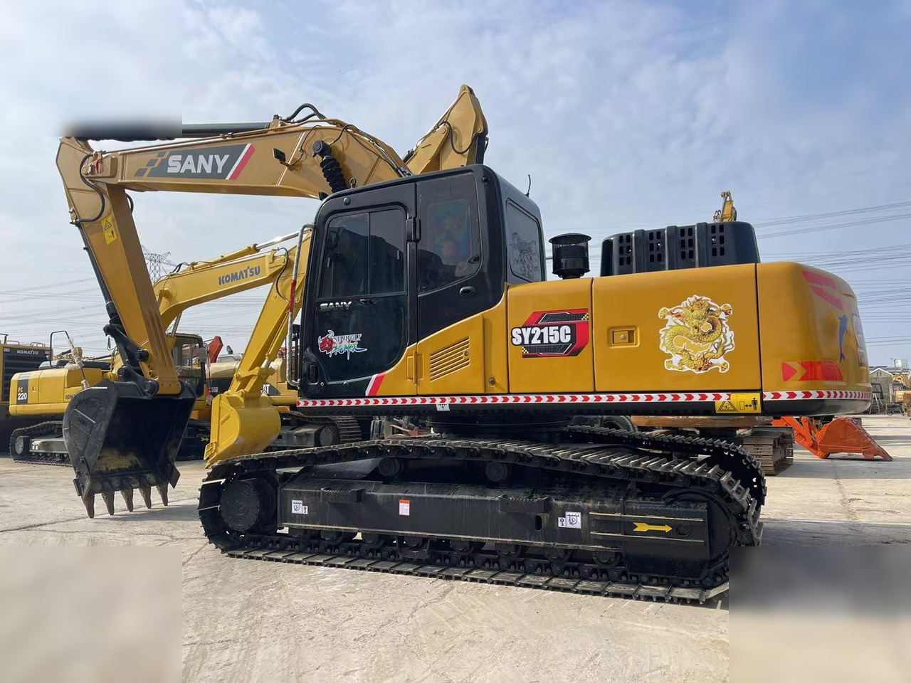 SANY SY215C - 履带式挖掘机:图1 SANY SY215C - 履带式挖掘机:图1