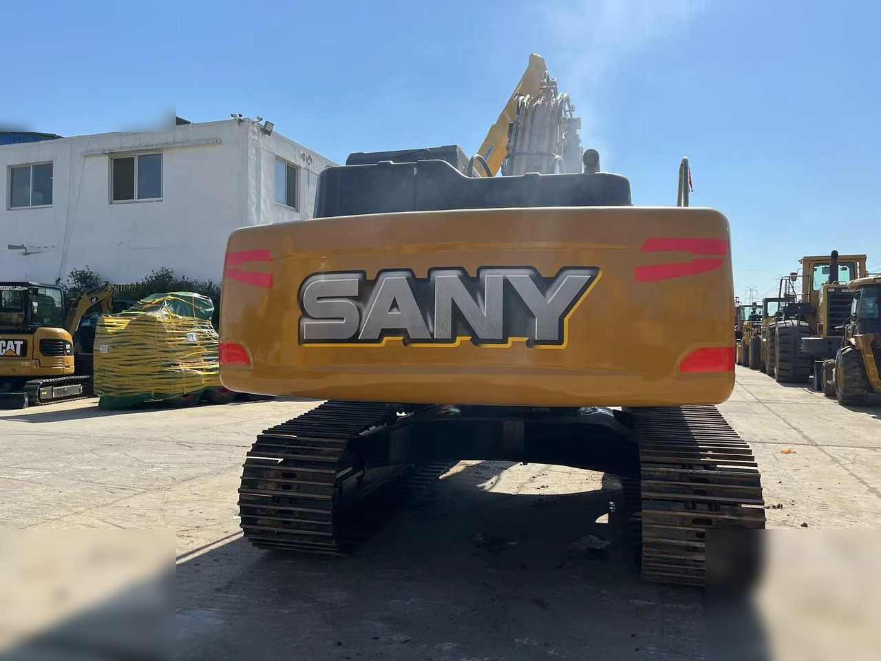 SANY SY215C - 履带式挖掘机:图3 SANY SY215C - 履带式挖掘机:图3