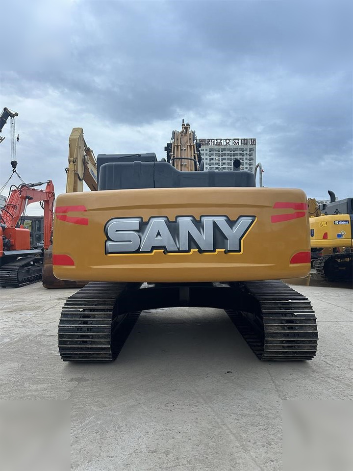 SANY SY215C - 履带式挖掘机:图4 SANY SY215C - 履带式挖掘机:图4