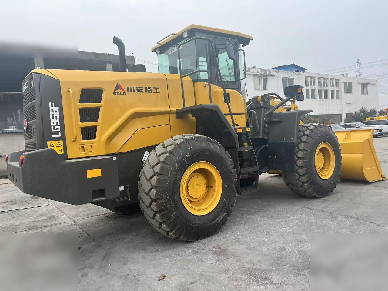 SDLG L956F - 轮式装载机:图2 SDLG L956F - 轮式装载机:图2