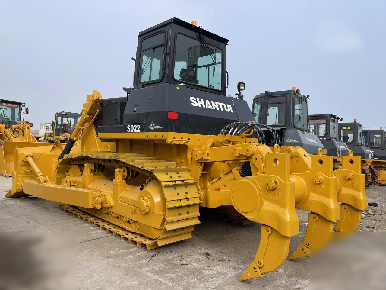 SHANTUI SD22 - 推土机:图2 SHANTUI SD22 - 推土机:图2
