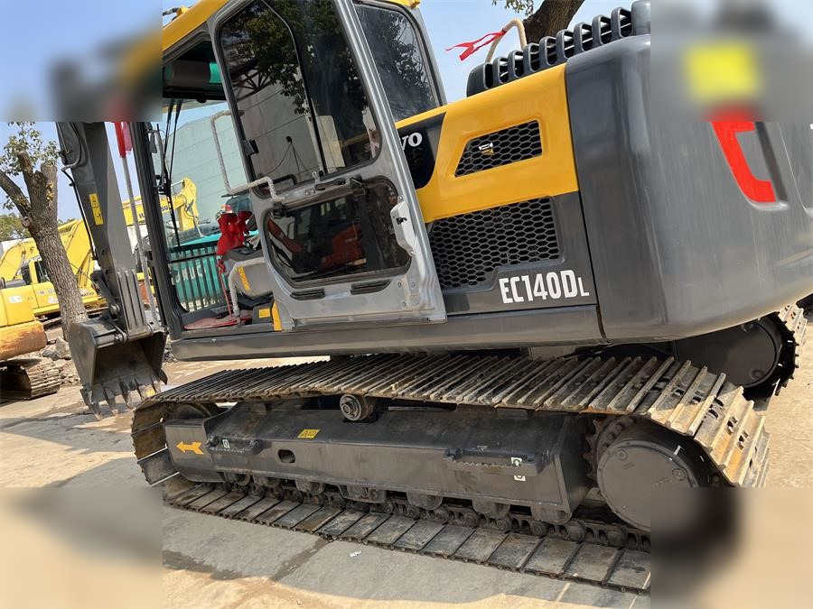 VOLVO EC140DL - 履带式挖掘机:图2 VOLVO EC140DL - 履带式挖掘机:图2