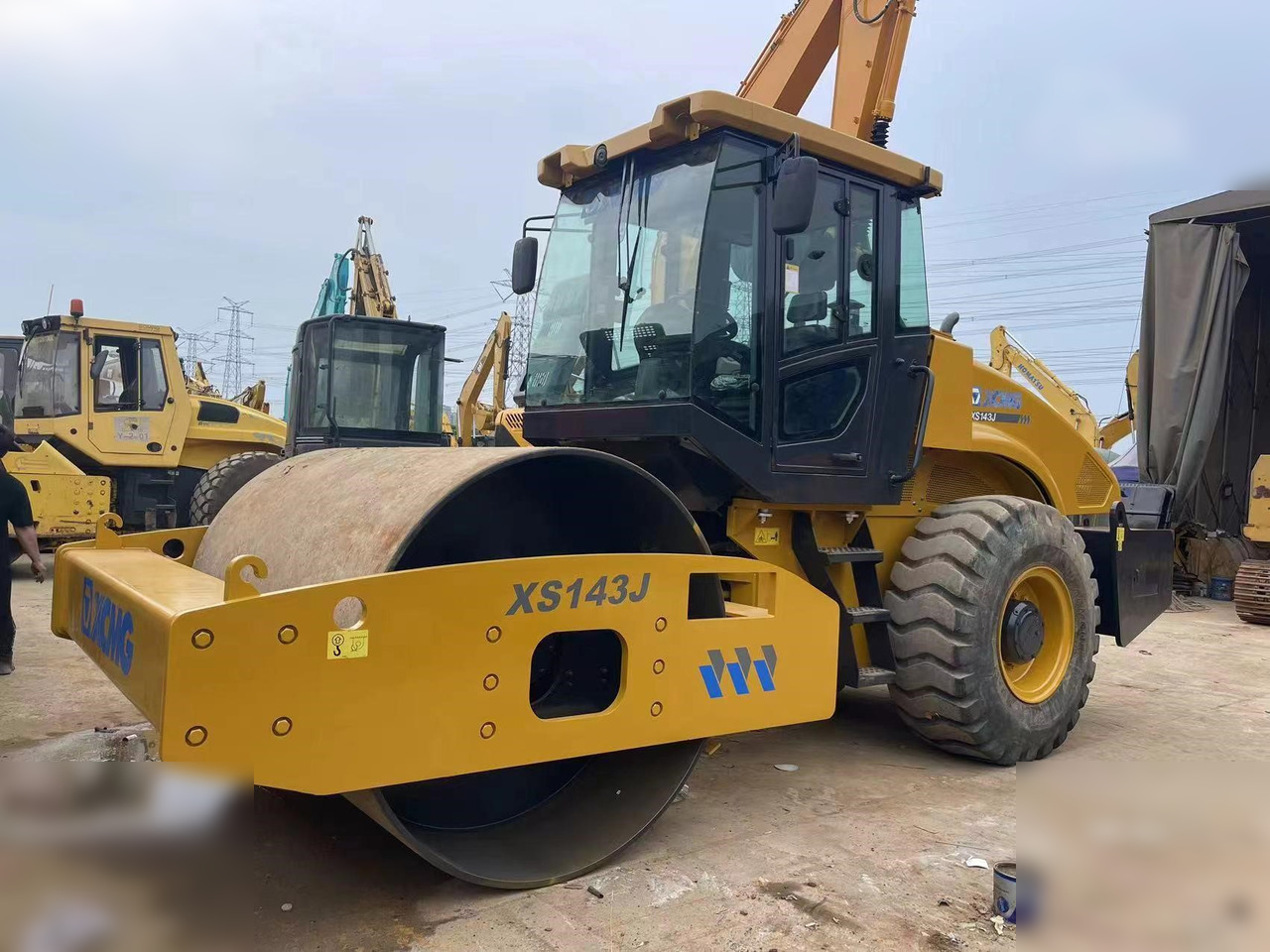 XCMG XS143J - 压实机:图3 XCMG XS143J - 压实机:图3