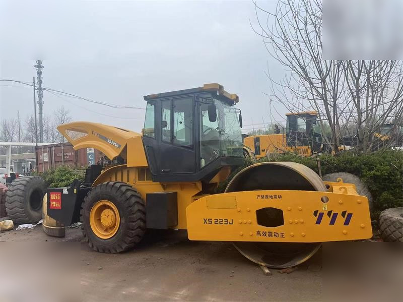 XCMG XS223J - 压实机:图1 XCMG XS223J - 压实机:图1