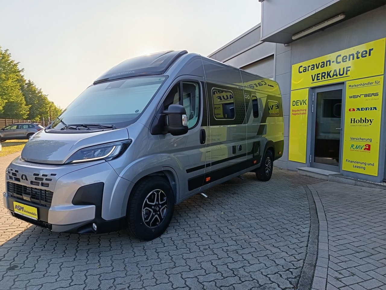 Adria Twin "60Y" 640 SLB*180 PS*4,25t MAXI*COMBI D 6E* - 露营货车:图4 Adria Twin "60Y" 640 SLB*180 PS*4,25t MAXI*COMBI D 6E* - 露营货车:图4