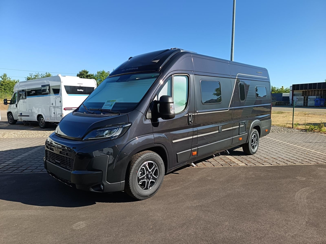 Adria Twin Edition 640 SGX Maxi 132kW*138L KÜHLSCHRANK - 露营货车:图2 Adria Twin Edition 640 SGX Maxi 132kW*138L KÜHLSCHRANK - 露营货车:图2