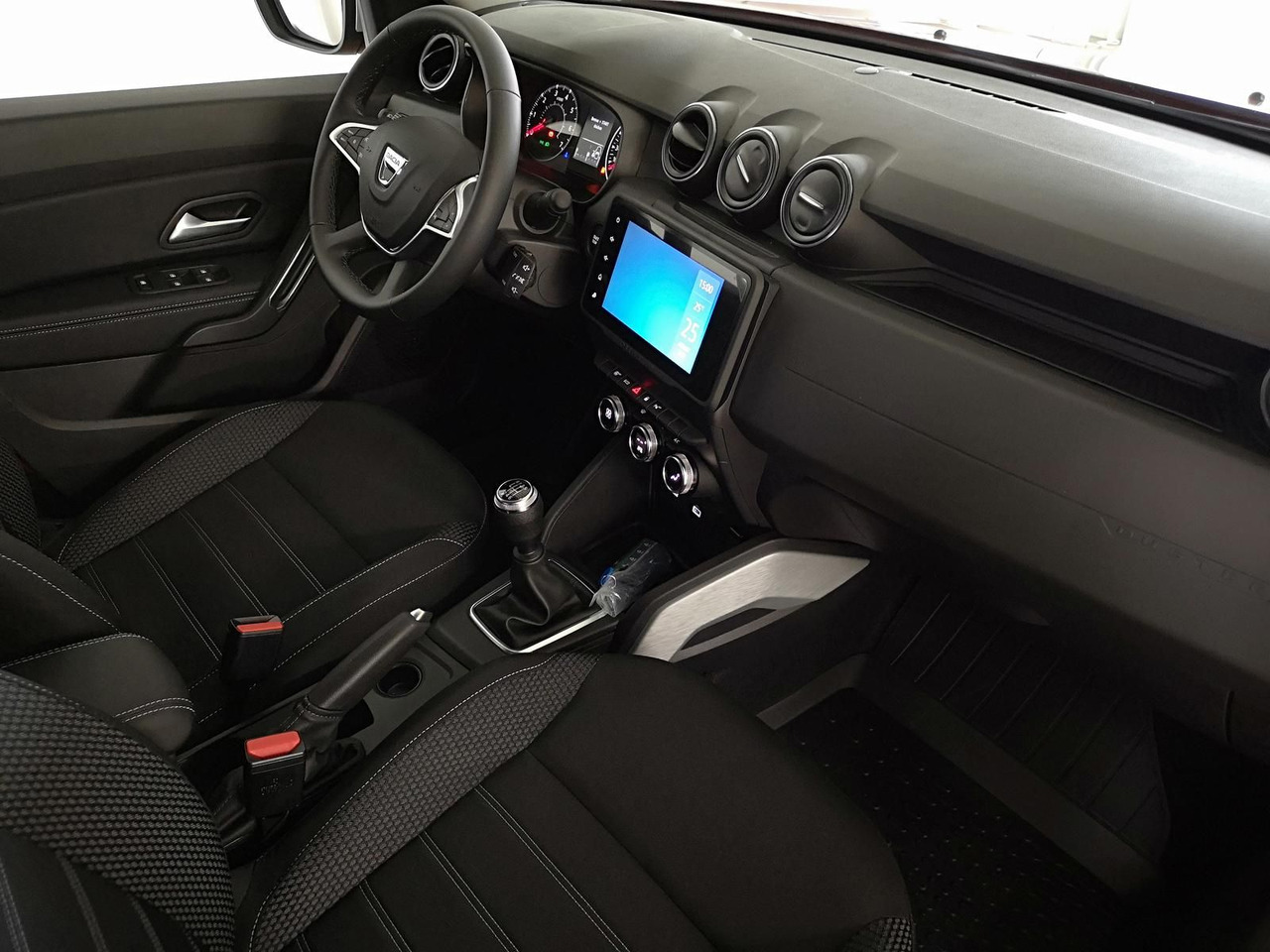 越野车 Dacia Duster Prestige Tce 130*KLIMA*SHZ*R-KAM*DAB*NAVI:图16 越野车 Dacia Duster Prestige Tce 130*KLIMA*SHZ*R-KAM*DAB*NAVI:图16