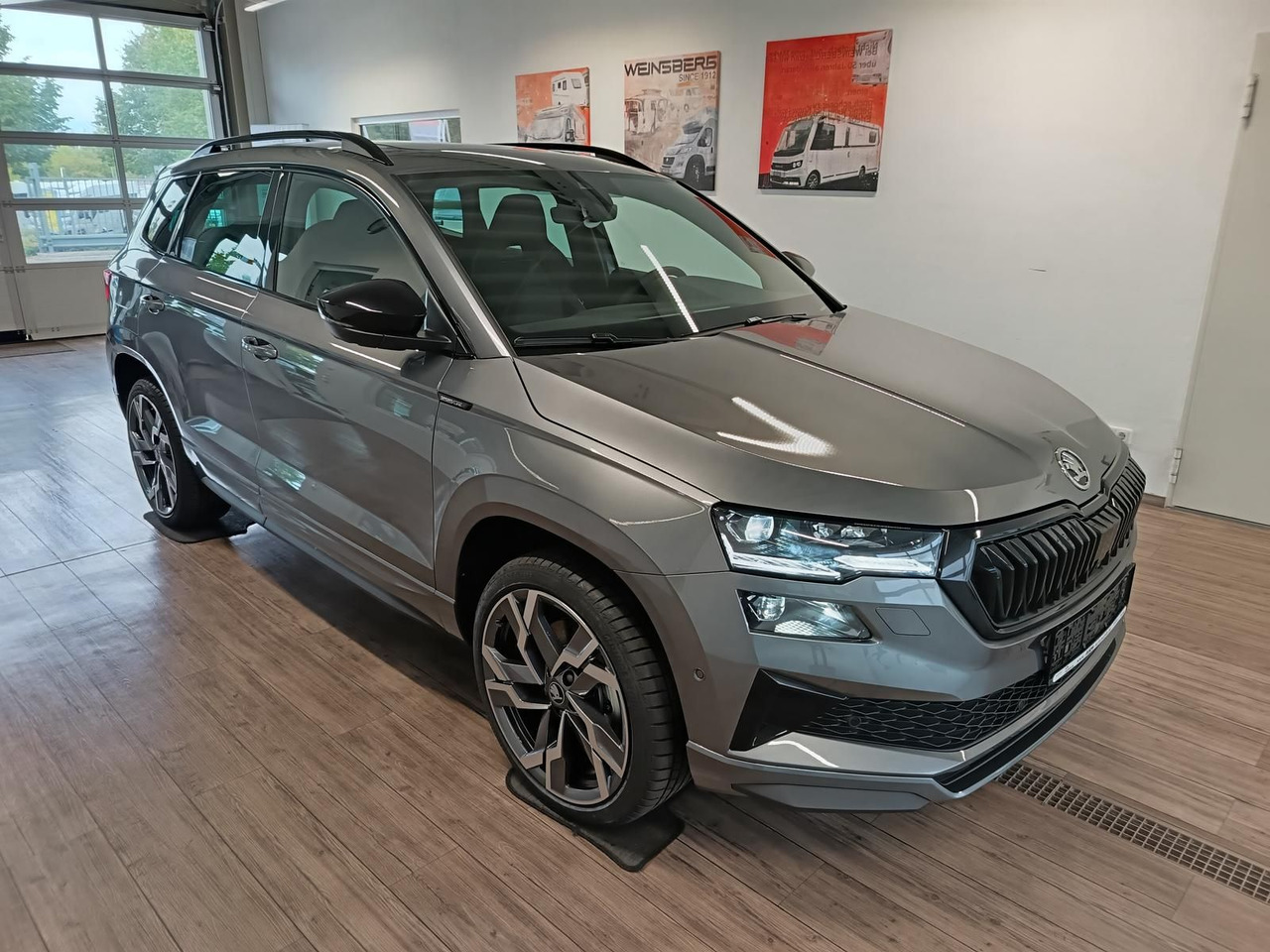 Skoda Karoq Sportline 1,5 TSI DSG*AHK*PSD*STD.HZG*NAVI - 越野车:图3 Skoda Karoq Sportline 1,5 TSI DSG*AHK*PSD*STD.HZG*NAVI - 越野车:图3