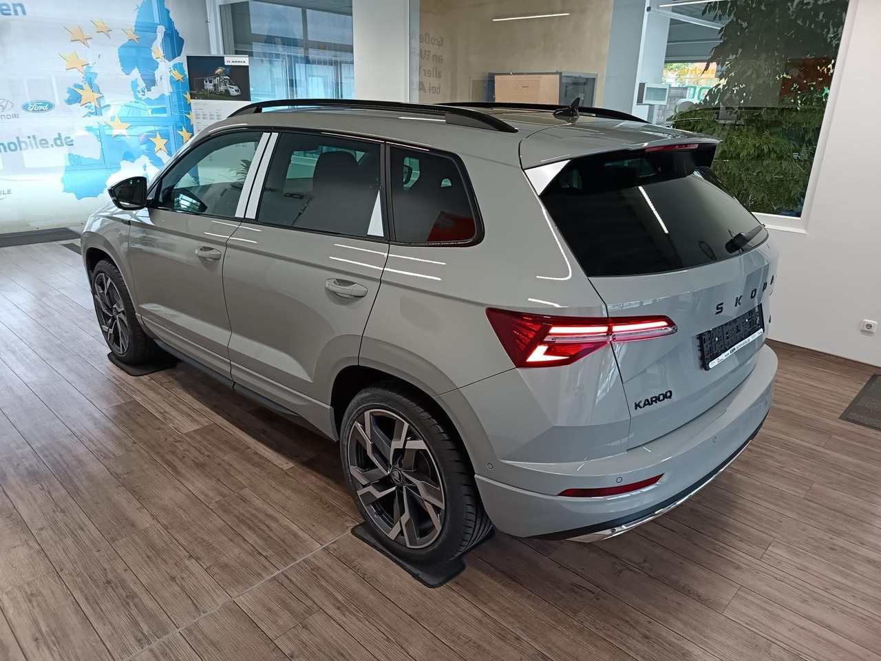 Skoda Karoq Sportline 2,0 TDI 4x4*AHK*PSD*STD.HZG*DCC* - 越野车:图4 Skoda Karoq Sportline 2,0 TDI 4x4*AHK*PSD*STD.HZG*DCC* - 越野车:图4