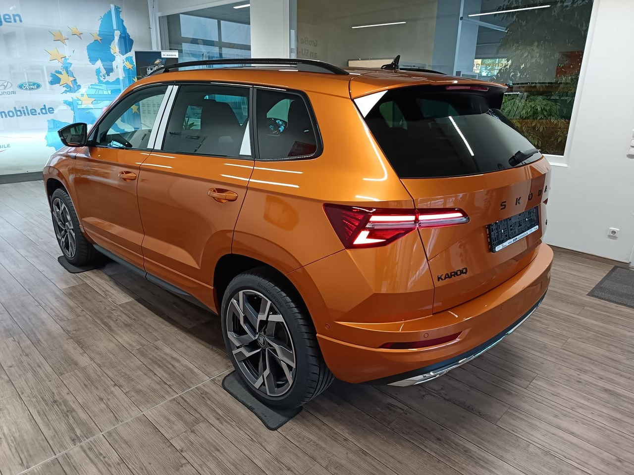 Skoda Karoq Sportline 2,0 TDI DSG 4x4*AHK*PSD*STD.HZG* - 越野车:图4 Skoda Karoq Sportline 2,0 TDI DSG 4x4*AHK*PSD*STD.HZG* - 越野车:图4