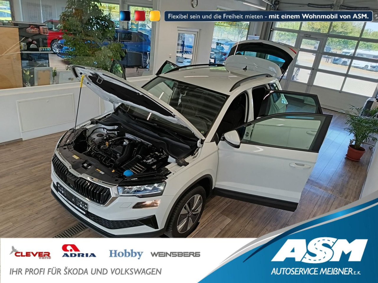 Skoda Karoq Style 1,5 TSI DSG*AHK*NAVI*LED*R-KAM*2xPDC - 越野车:图1 Skoda Karoq Style 1,5 TSI DSG*AHK*NAVI*LED*R-KAM*2xPDC - 越野车:图1