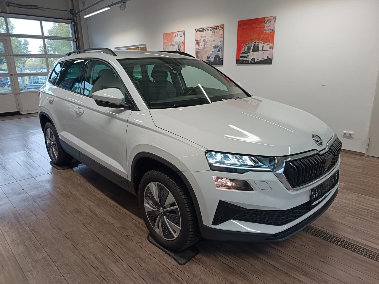 Skoda Karoq Style 1,5 TSI DSG*AHK*NAVI*LED*R-KAM*2xPDC - 越野车:图3 Skoda Karoq Style 1,5 TSI DSG*AHK*NAVI*LED*R-KAM*2xPDC - 越野车:图3