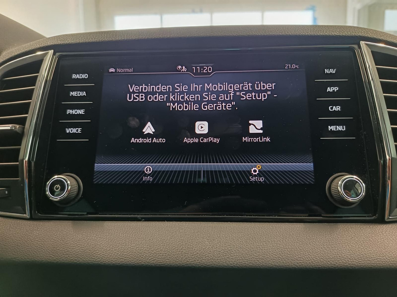 越野车 Skoda Karoq Style 1,5TSI DSG*AHK-VORBER*NAVI*LED*R-KAM:图13 越野车 Skoda Karoq Style 1,5TSI DSG*AHK-VORBER*NAVI*LED*R-KAM:图13