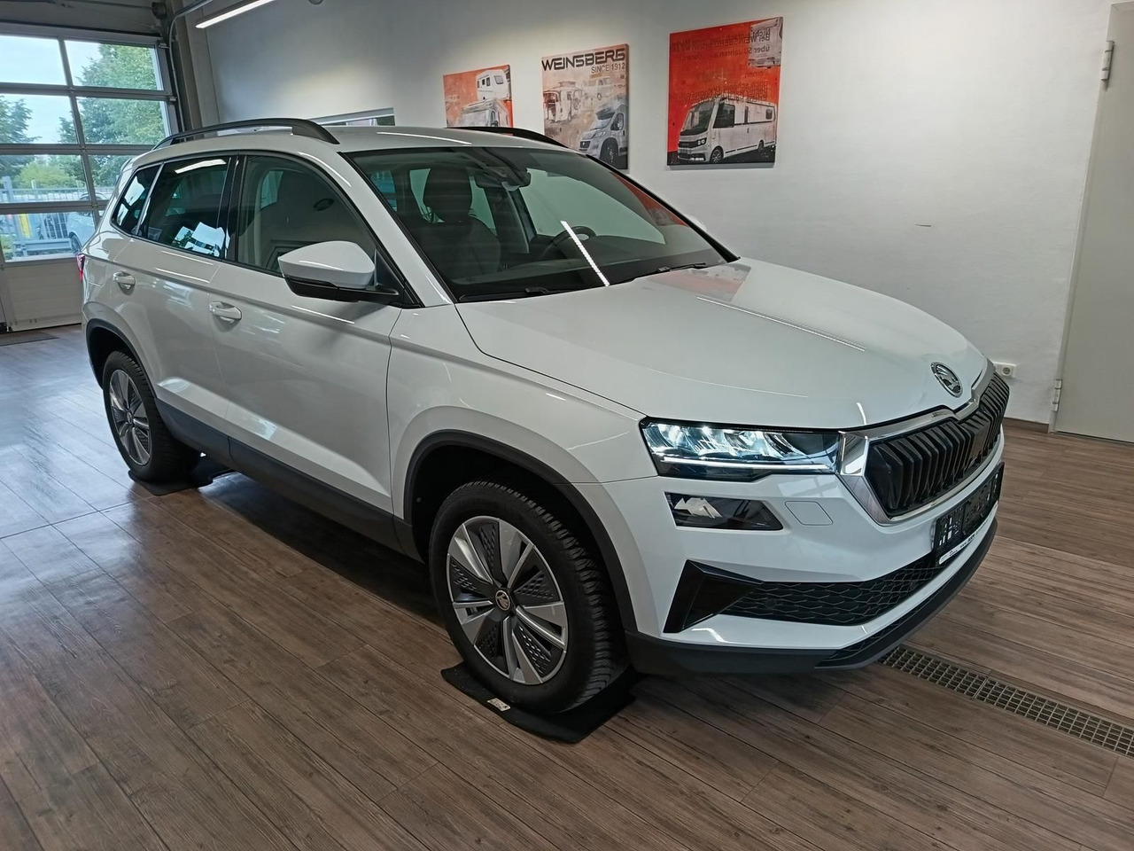 Skoda Karoq Style 1,5TSI DSG*AHK-VORBER*NAVI*LED*R-KAM - 越野车:图3 Skoda Karoq Style 1,5TSI DSG*AHK-VORBER*NAVI*LED*R-KAM - 越野车:图3