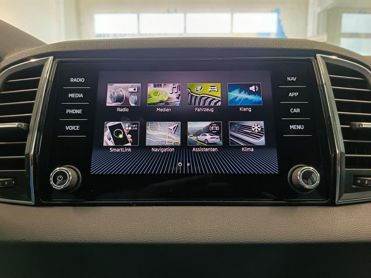 越野车 Skoda Karoq Style 1,5TSI DSG*AHK-VORBER*NAVI*LED*R-KAM:图11 越野车 Skoda Karoq Style 1,5TSI DSG*AHK-VORBER*NAVI*LED*R-KAM:图11