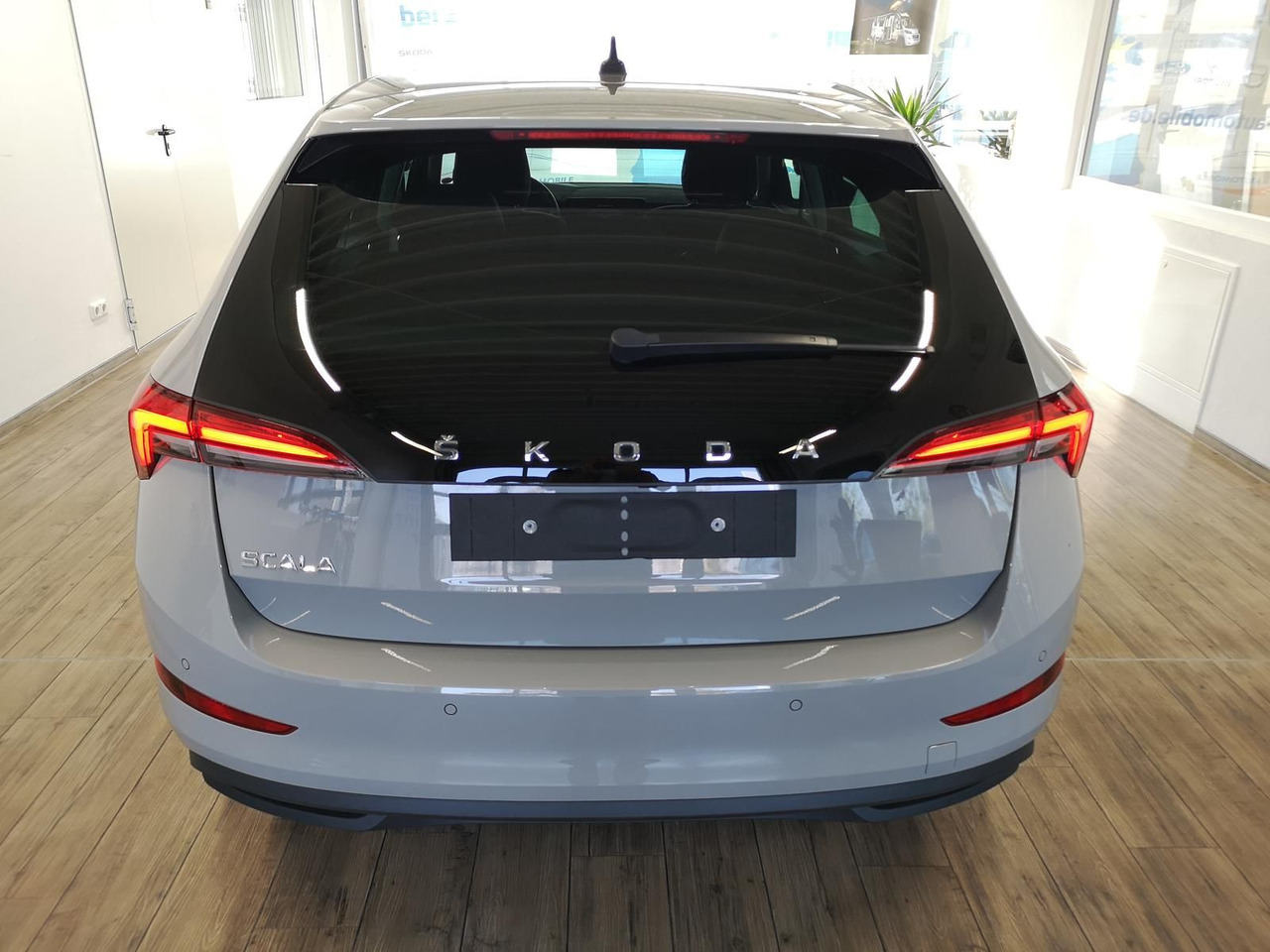 Skoda Scala Ambition 1,0 TSI 81 kW*NAVI*LED*R-KAM*PDC* - 轿车:图5 Skoda Scala Ambition 1,0 TSI 81 kW*NAVI*LED*R-KAM*PDC* - 轿车:图5