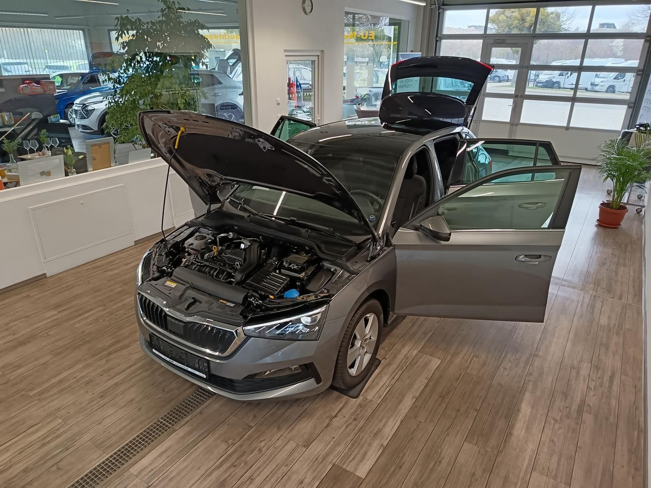 Skoda Scala Style 1,5 TSI DSG*PANO*LED*DAB*ALLWETTER* - 轿车:图2 Skoda Scala Style 1,5 TSI DSG*PANO*LED*DAB*ALLWETTER* - 轿车:图2
