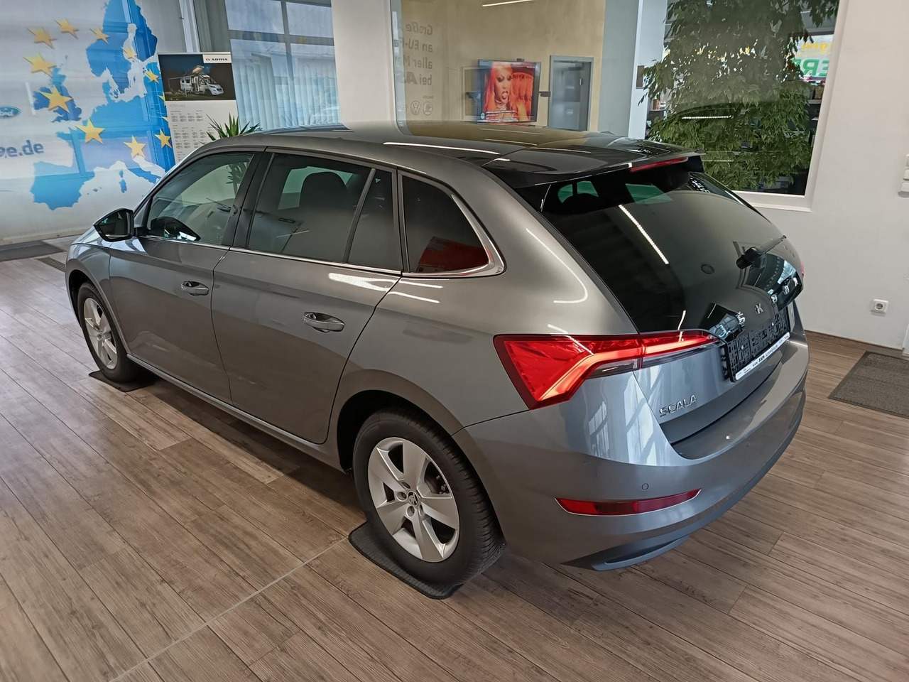 Skoda Scala Style 1,5 TSI DSG*PANO*LED*DAB*ALLWETTER* - 轿车:图4 Skoda Scala Style 1,5 TSI DSG*PANO*LED*DAB*ALLWETTER* - 轿车:图4