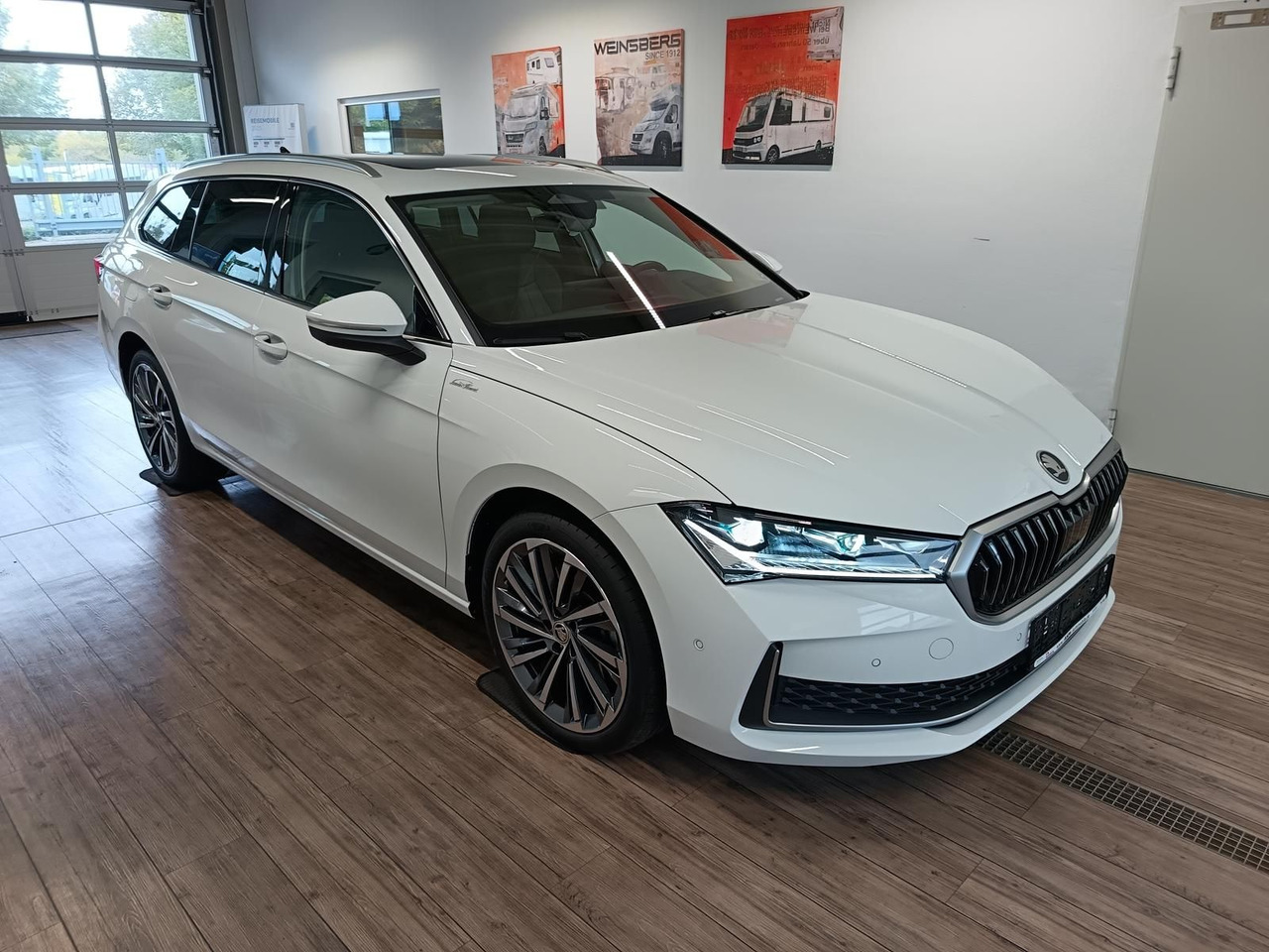 Skoda Superb Combi L&K 2,0TDI 4x4*PSD*STD.HZG*360°*HUD - 旅行车:图3 Skoda Superb Combi L&K 2,0TDI 4x4*PSD*STD.HZG*360°*HUD - 旅行车:图3