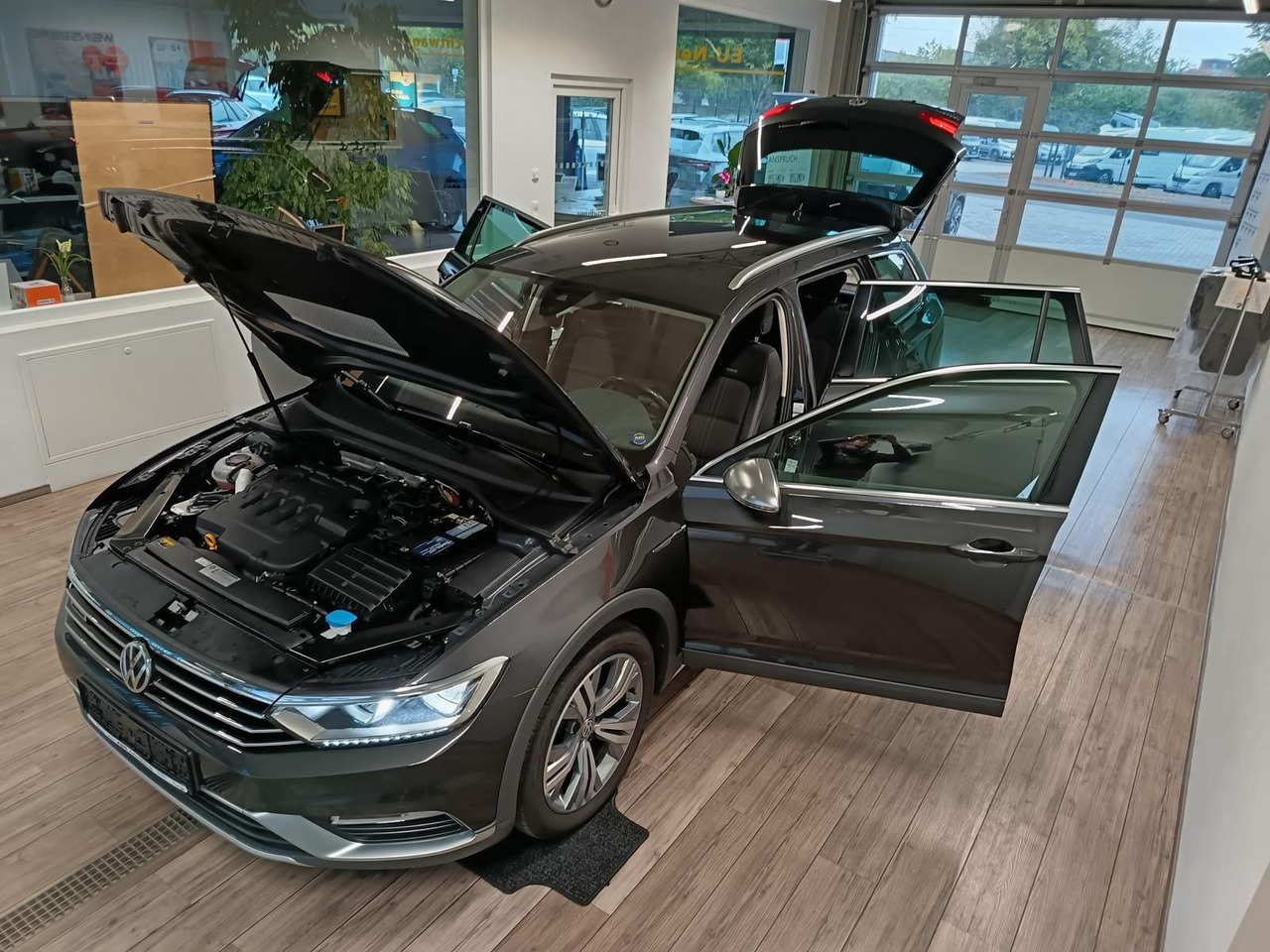 Volkswagen Passat Alltrack 2,0TDI DSG 4x4*360°*NAVI*ACC*LED - 旅行车:图2 Volkswagen Passat Alltrack 2,0TDI DSG 4x4*360°*NAVI*ACC*LED - 旅行车:图2