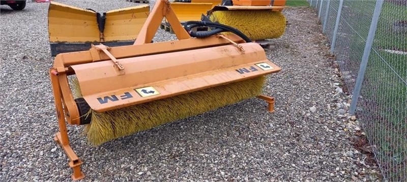 FM 180Cm Hydraulisk træk. - 扫地机:图1 FM 180Cm Hydraulisk træk. - 扫地机:图1