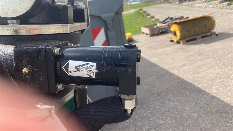 Greentec Scorpion 430-4 PLUS Hybrid bagmonteret højre - 甩刀式割草机/ 表土疏松机:图4 Greentec Scorpion 430-4 PLUS Hybrid bagmonteret højre - 甩刀式割草机/ 表土疏松机:图4