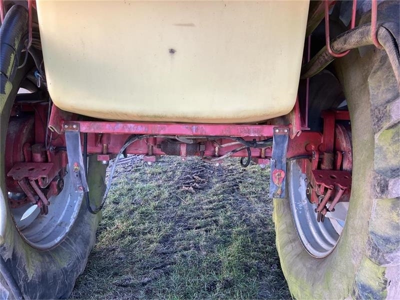 Hardi COMMANDER 4200 TWIN 28 m - 牵引式喷雾机:图4 Hardi COMMANDER 4200 TWIN 28 m - 牵引式喷雾机:图4