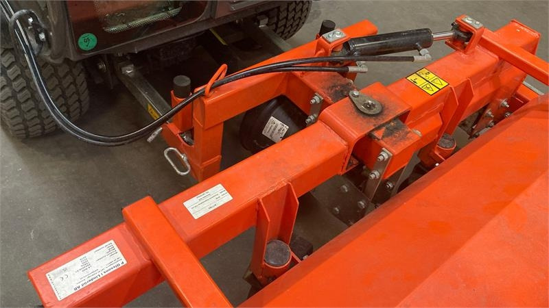 Husqvarna Fejemaskine med sving 5904500-01 - 扫地机:图4 Husqvarna Fejemaskine med sving 5904500-01 - 扫地机:图4