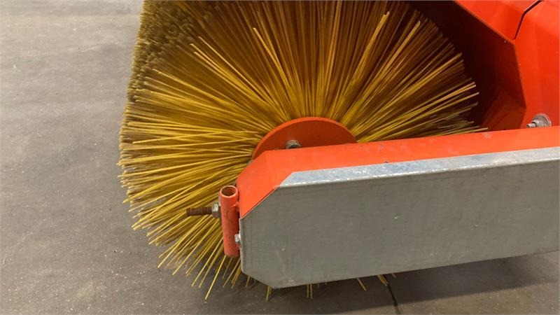 Husqvarna Fejemaskine med sving 5904500-01 - 扫地机:图5 Husqvarna Fejemaskine med sving 5904500-01 - 扫地机:图5