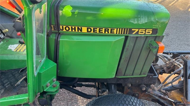 John Deere 755 Kompakt traktor  - 市政牵引车:图2 John Deere 755 Kompakt traktor  - 市政牵引车:图2