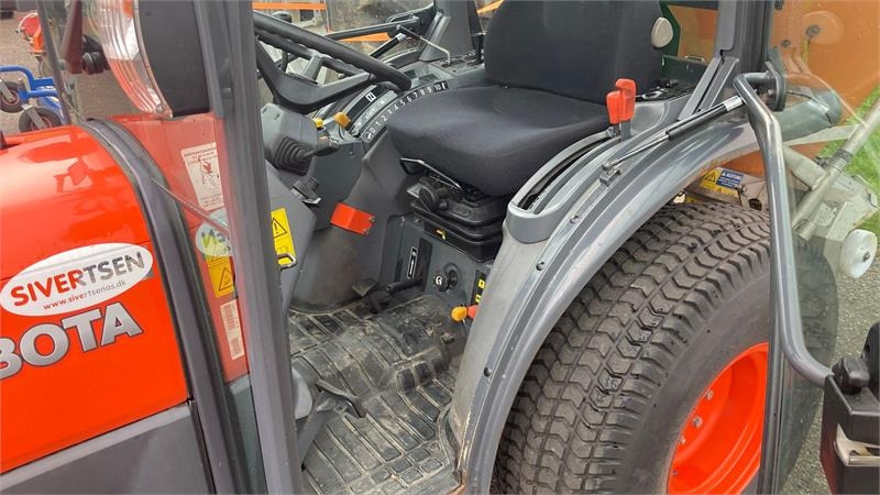 Kubota STW37 Kompakttraktor  - 市政牵引车:图4 Kubota STW37 Kompakttraktor  - 市政牵引车:图4