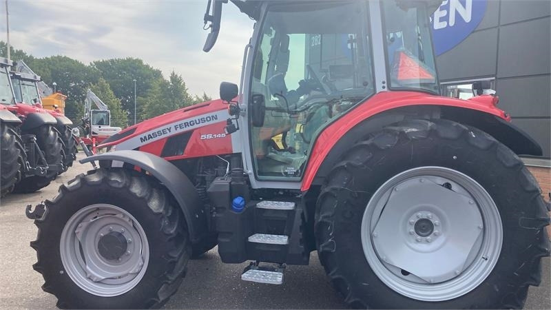 Massey Ferguson 5S.145 Exclusive Dyna-6 Exclusive - 拖拉机:图5 Massey Ferguson 5S.145 Exclusive Dyna-6 Exclusive - 拖拉机:图5