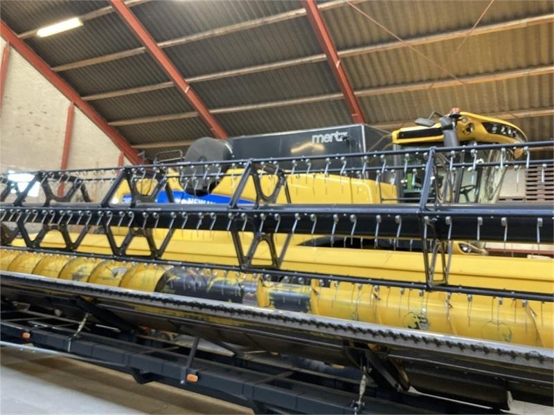 New Holland 35” Varifeed - 收割机附件:图3 New Holland 35” Varifeed - 收割机附件:图3