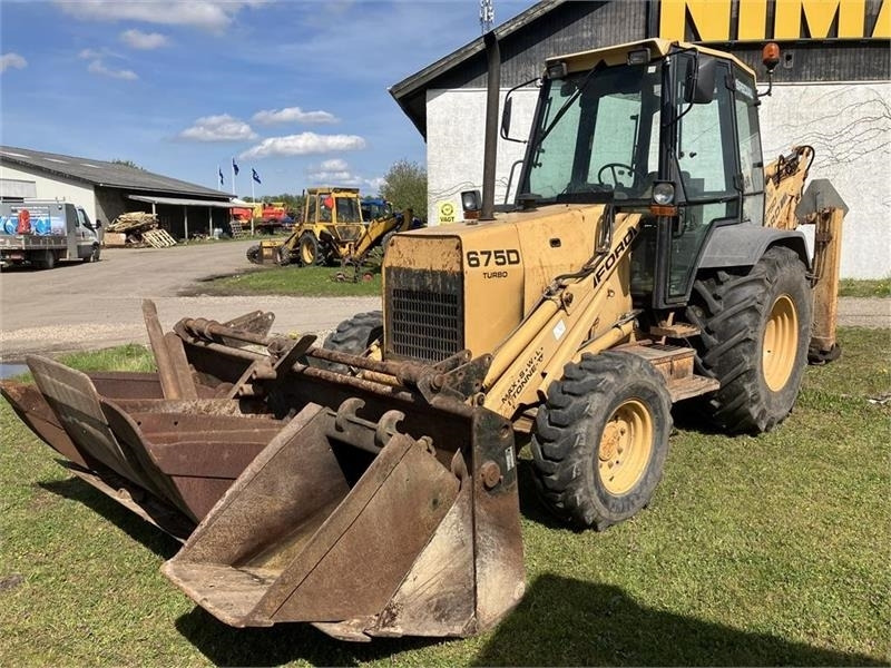 New Holland 675D - 反铲装载机:图1 New Holland 675D - 反铲装载机:图1