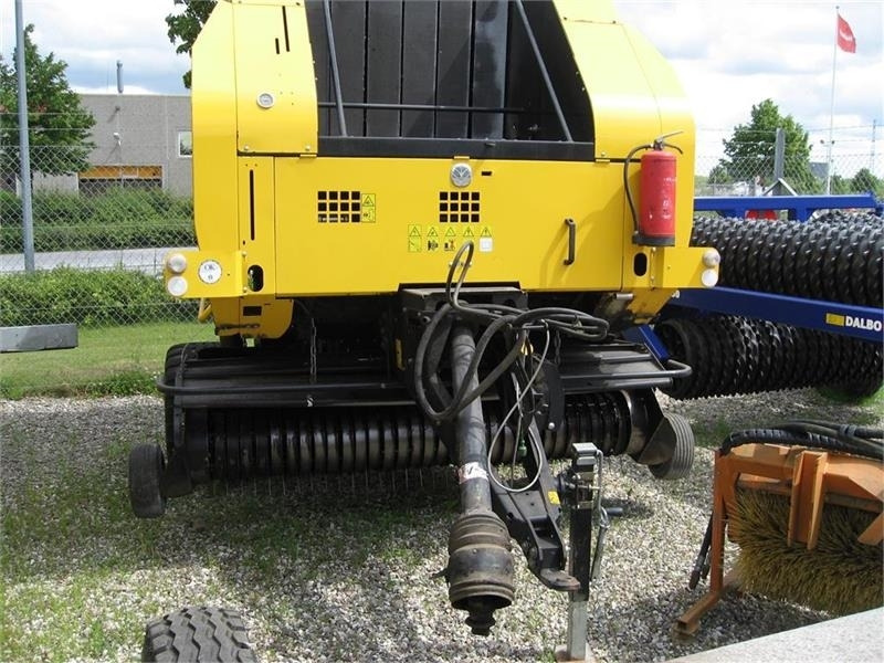 New Holland BR7070 med SUPER FEED - 圆形打包机:图2 New Holland BR7070 med SUPER FEED - 圆形打包机:图2