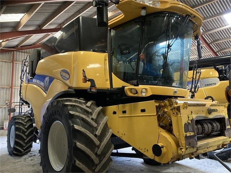 New Holland CR9090 35 fod VF bord og 4wd mm. - 联合收割机:图2 New Holland CR9090 35 fod VF bord og 4wd mm. - 联合收割机:图2