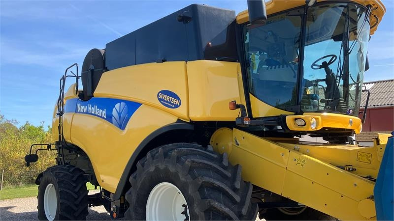New Holland CX 8080 SLH med 30 fods Varifeed - 联合收割机:图2 New Holland CX 8080 SLH med 30 fods Varifeed - 联合收割机:图2