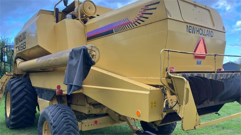 New Holland TX68 FSH - 联合收割机:图2 New Holland TX68 FSH - 联合收割机:图2