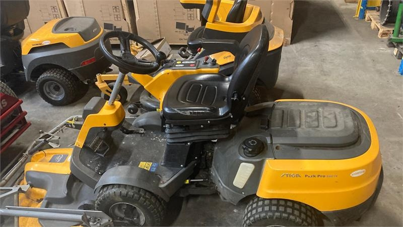 Stiga Park Pro 540IX 4WD 125 Combi Pro el. - 园林割草机:图1 Stiga Park Pro 540IX 4WD 125 Combi Pro el. - 园林割草机:图1