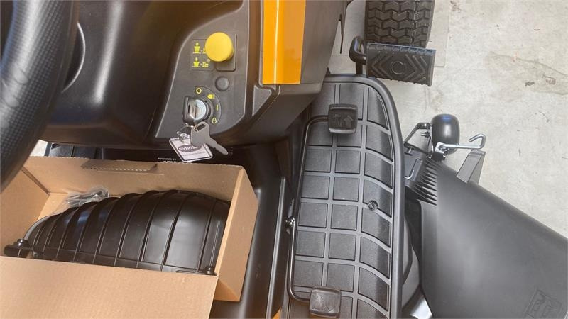 Stiga Tornado 5108 - 市政牵引车:图4 Stiga Tornado 5108 - 市政牵引车:图4