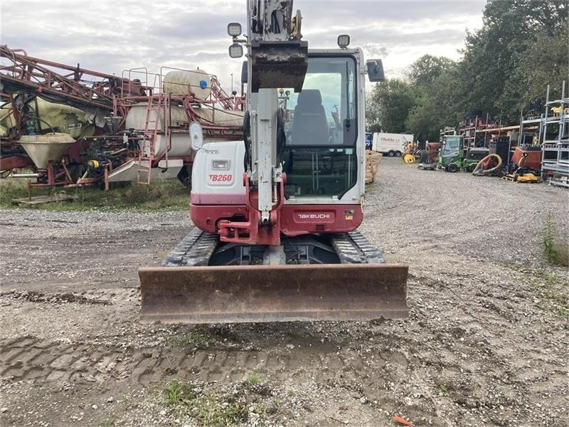 Takeuchi TB260 - 小型挖掘机:图4 Takeuchi TB260 - 小型挖掘机:图4