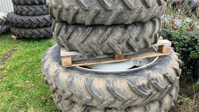 Taurus 270/95R32 - 300/95R46 - 轮胎 适用于 农业机械:图1 Taurus 270/95R32 - 300/95R46 - 轮胎 适用于 农业机械:图1