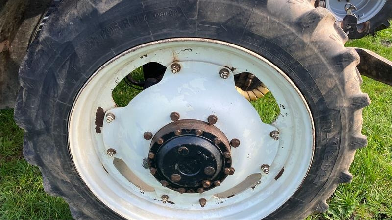 Taurus 270/95R32 - 300/95R46 - 轮胎 适用于 农业机械:图5 Taurus 270/95R32 - 300/95R46 - 轮胎 适用于 农业机械:图5