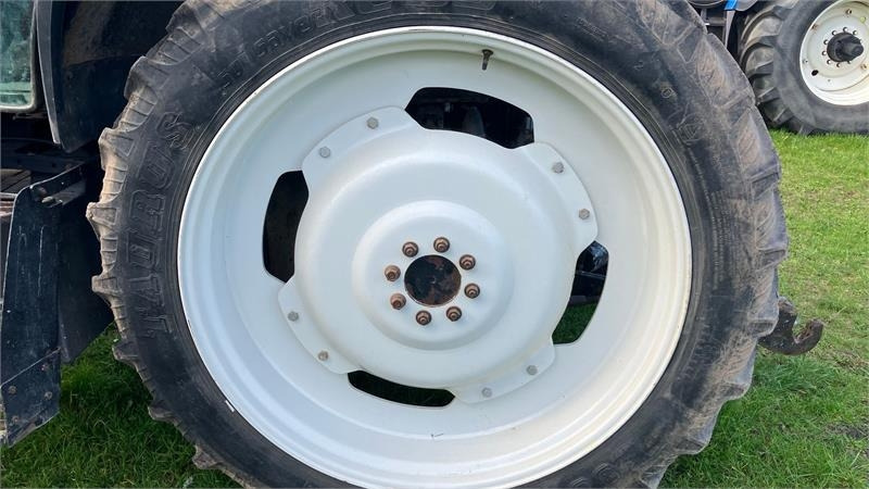 Taurus 270/95R32 - 300/95R46 - 轮胎 适用于 农业机械:图4 Taurus 270/95R32 - 300/95R46 - 轮胎 适用于 农业机械:图4