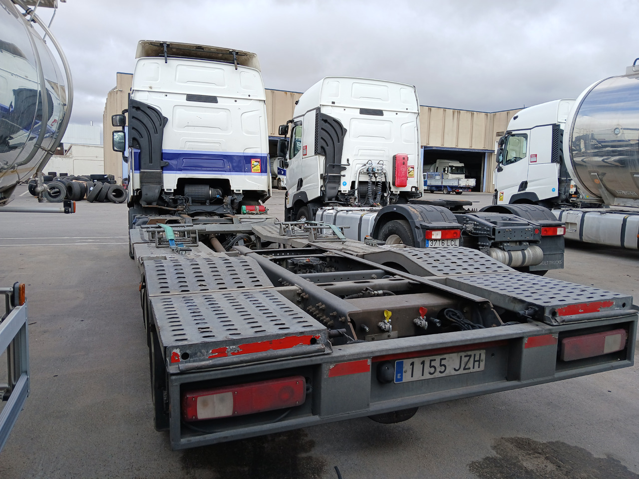 RENAULT T 520 - 驾驶室底盘卡车:图3 RENAULT T 520 - 驾驶室底盘卡车:图3