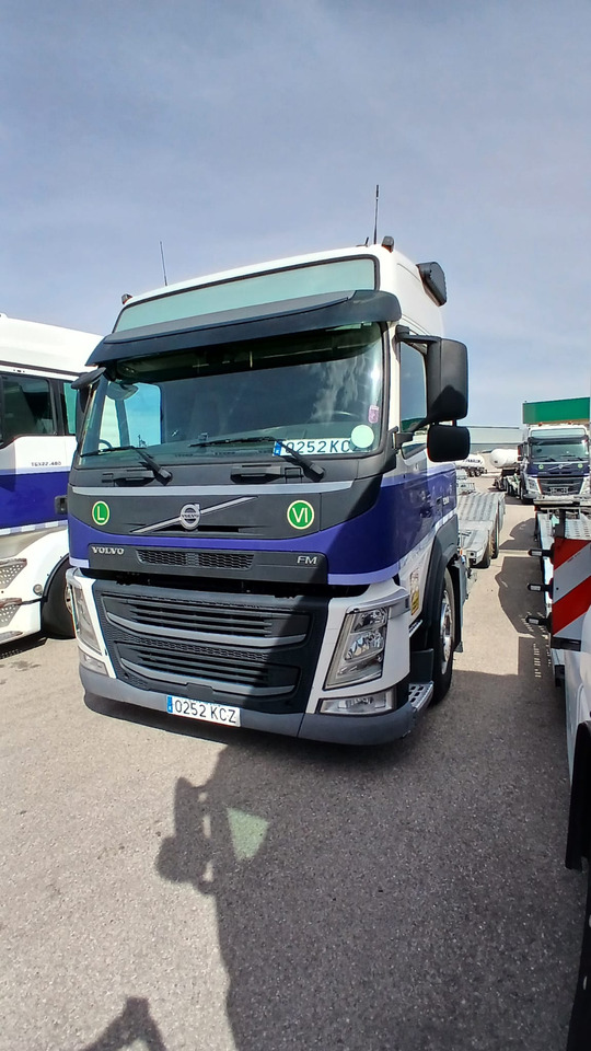 VOLVO FM 42 B3 500 - 驾驶室底盘卡车:图2 VOLVO FM 42 B3 500 - 驾驶室底盘卡车:图2